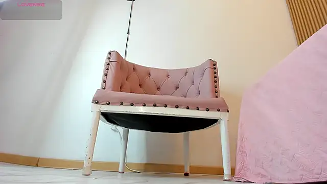 naia cox online show from 23, 11, 2025