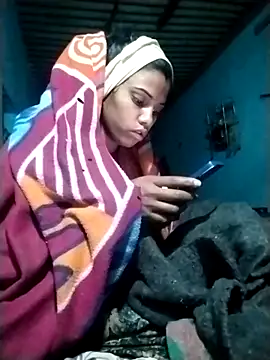 Hot-qwer online show from 17, 12, 2025