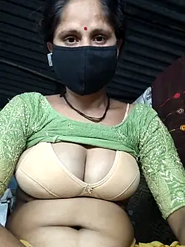 Snapshot of Hot-ilaiy chatting on 7, 10, 2025 Hot-ilaiy online show from 7, 10, 2025