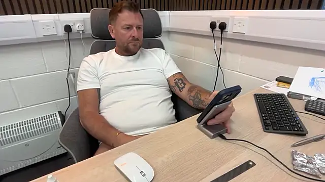Snapshot of bilf1978 chatting on 7, 5, 2026 bilf1978 online show from 7, 5, 2026
