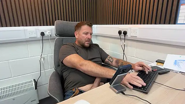 Snapshot of bilf1978 chatting on 11, 5, 2026 bilf1978 online show from 11, 5, 2026
