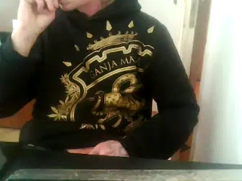 Snapshot of parka999 chatting on 18, 11, 2025 parka999 online show from 18, 11, 2025