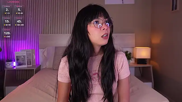 Snapshot of aprilqueenie chatting on 23, 7, 2026 aprilqueenie online show from 23, 7, 2026