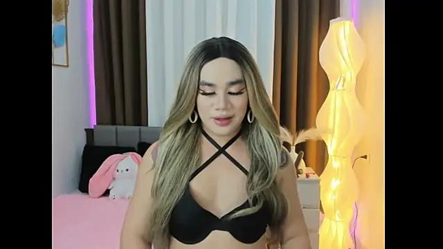 Malia Nicole online show from 16, 10, 2025