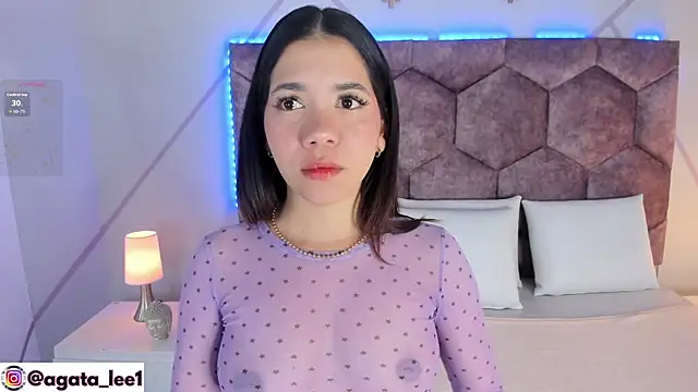 Snapshot of agataa_lee chatting on 9, 9, 2025 agataa lee online show from 9, 9, 2025