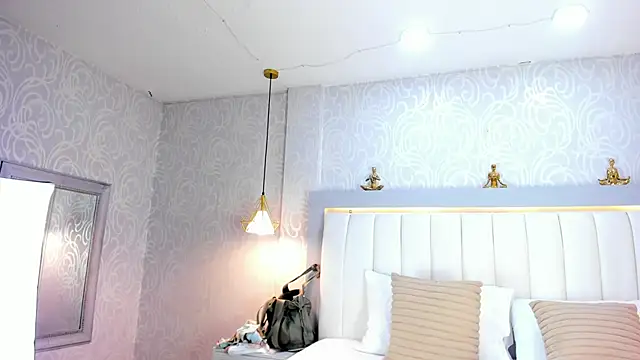 LinaLanm online show from 10, 9, 2025