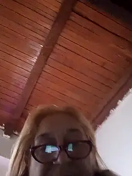 Saraimilf online show from 27, 10, 2025