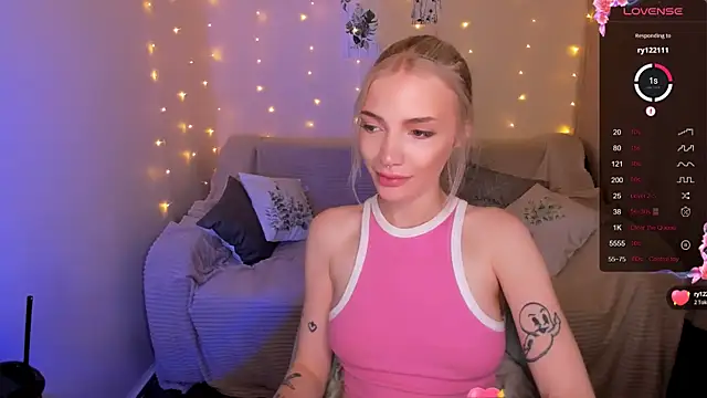 Snapshot of AnyaTaylor_ chatting on 10, 9, 2025 AnyaTaylor online show from 10, 9, 2025