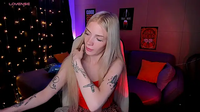 Snapshot of AnyaTaylor_ chatting on 25, 9, 2025 AnyaTaylor online show from 25, 9, 2025