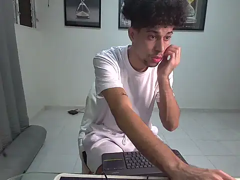 Dollarhot30 online show from 14, 1, 2026