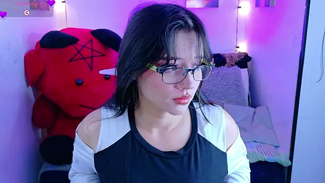 Snapshot of MiaVelvetDoll chatting on 10, 9, 2025 MiaVelvetDoll online show from 10, 9, 2025