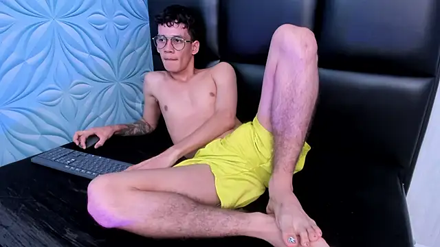 LittleMax23 online show from 10, 10, 2025