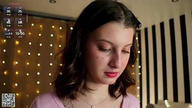 LorinaMaffitt online show from 22, 11, 2025