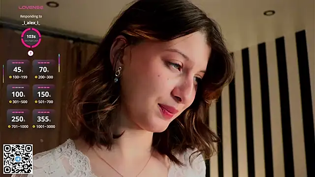 LorinaMaffitt online show from 23, 11, 2025