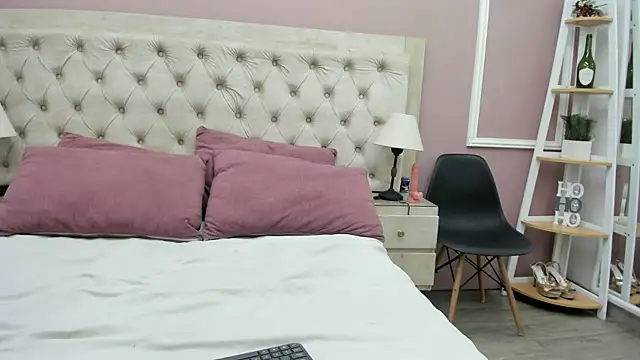 Snapshot of merlyaluna chatting on 20, 4, 2026 merlyaluna online show from 20, 4, 2026