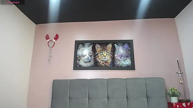 tiiny emilly online show from 22, 12, 2025