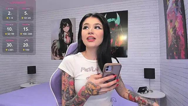 BellaClarck online show from 16, 9, 2025