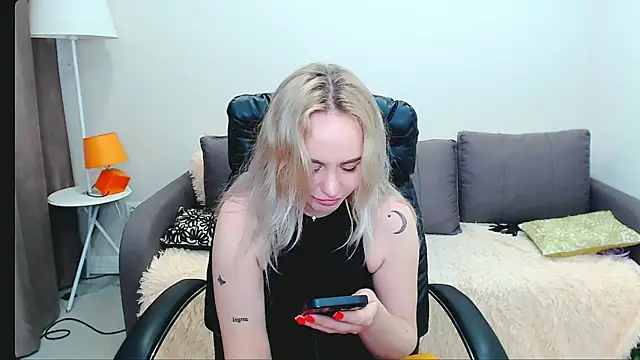 LiluMoon   online show from 1, 4, 2026