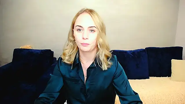 Snapshot of LiluMoon__ chatting on 15, 6, 2026 LiluMoon online show from 15, 6, 2026