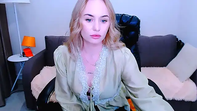 Snapshot of LiluMoon__ chatting on 26, 6, 2026 LiluMoon online show from 26, 6, 2026