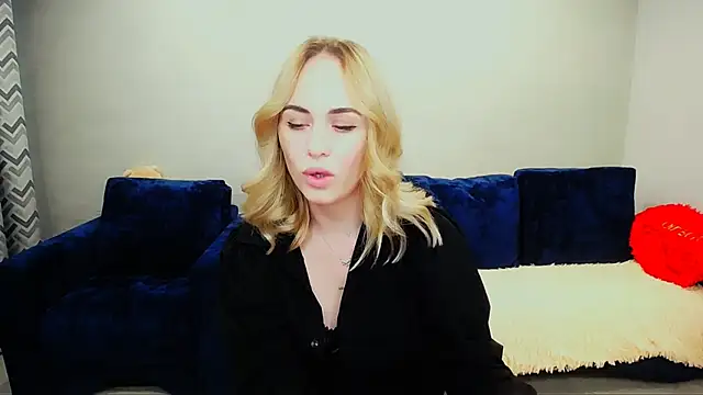 Snapshot of LiluMoon__ chatting on 28, 6, 2026 LiluMoon online show from 28, 6, 2026