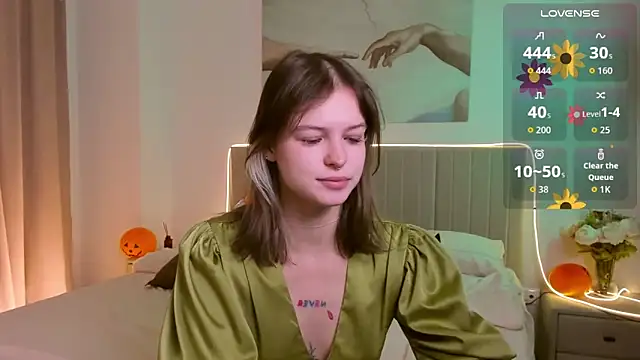 Lisa Blossom online show from 5, 11, 2025