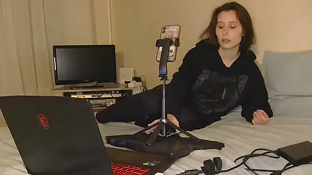 Snapshot of Purpy_Kam chatting on 9, 10, 2025 Purpy Kam online show from 9, 10, 2025