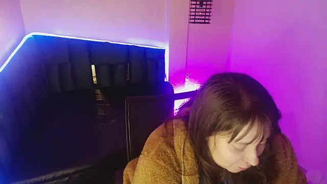  Emily rosee  online show from 25, 11, 2025