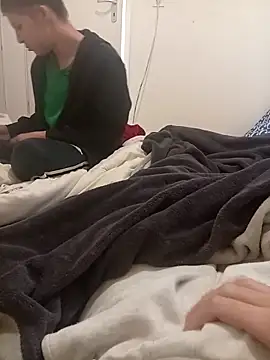 Couplefrsex online show from 19, 10, 2025