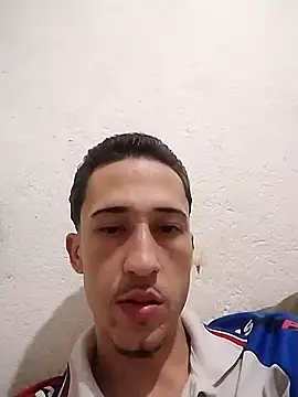 Snapshot of Mateus122hh chatting on 4, 10, 2025 Mateus122hh online show from 4, 10, 2025