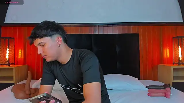 Leo Savage  online show from 21, 4, 2026