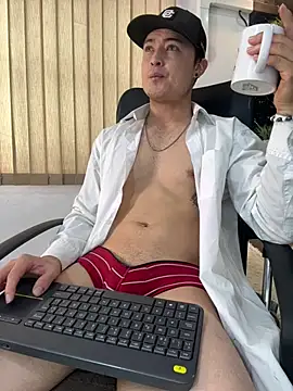 Snapshot of Alexander_ferre chatting on 1, 7, 2026 Alexander ferre online show from 1, 7, 2026