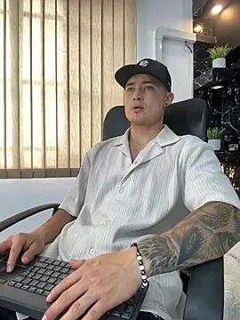 Snapshot of Alexander_ferre chatting on 4, 7, 2026 Alexander ferre online show from 4, 7, 2026