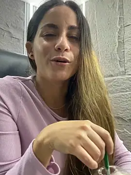 Snapshot of CamileX chatting on 19, 9, 2025 CamileX online show from 19, 9, 2025