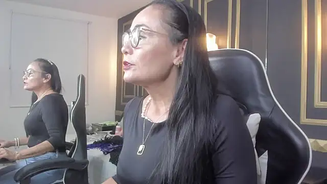 yulitza1025 online show from 24, 2, 2026