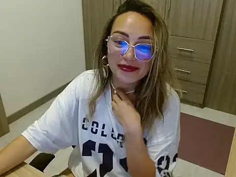 Snapshot of fox_renata chatting on 24, 10, 2025 fox renata online show from 24, 10, 2025