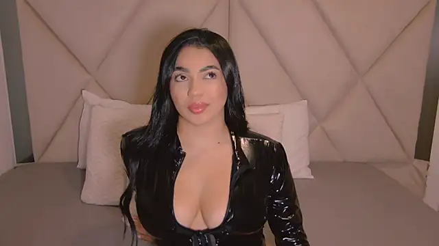 Snapshot of CharlotteeBrownn chatting on 4, 7, 2026 CharlotteeBrownn online show from 4, 7, 2026