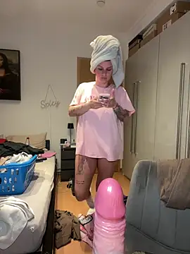 OliviaaFischer online show from 10, 2, 2026