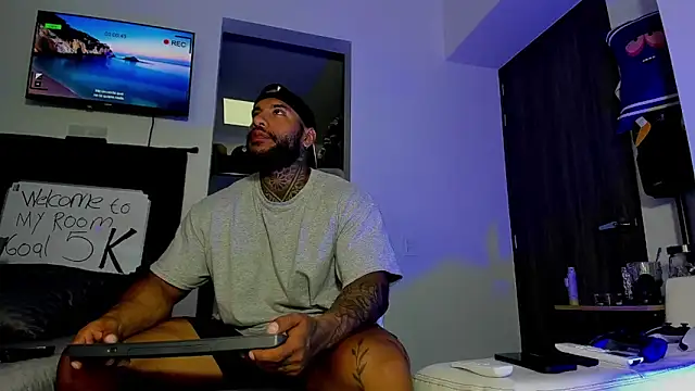 Snapshot of Andrew_Johnnson chatting on 20, 12, 2025 Andrew Johnnson online show from 20, 12, 2025