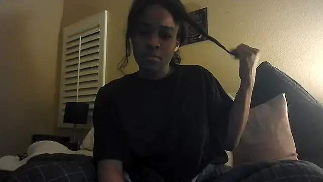 Marlowlovee online show from 10, 7, 2026