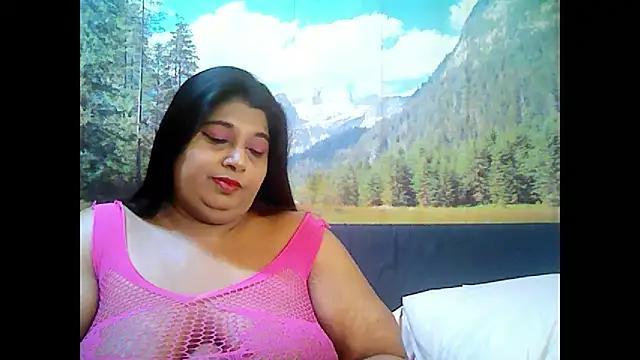 Snapshot of indianhoney694u chatting on 23, 9, 2025 indianhoney694u online show from 23, 9, 2025