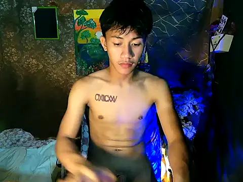 Snapshot of naughtyboyloy_0 chatting on 14, 9, 2025 naughtyboyloy 0 online show from 14, 9, 2025