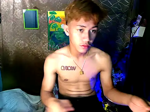 Snapshot of naughtyboyloy_0 chatting on 21, 9, 2025 naughtyboyloy 0 online show from 21, 9, 2025