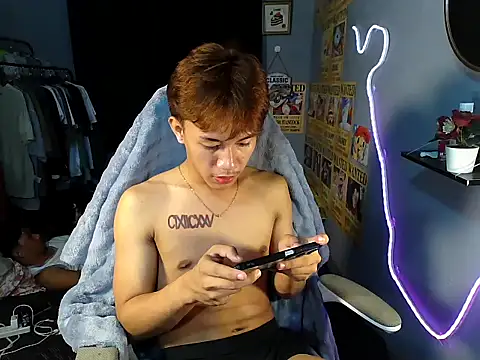 Snapshot of naughtyboyloy_0 chatting on 26, 6, 2026 naughtyboyloy 0 online show from 26, 6, 2026