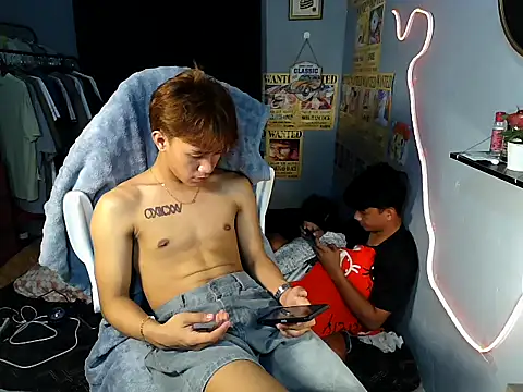 Snapshot of naughtyboyloy_0 chatting on 28, 6, 2026 naughtyboyloy 0 online show from 28, 6, 2026