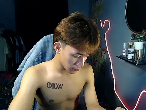 Snapshot of naughtyboyloy_0 chatting on 9, 7, 2026 naughtyboyloy 0 online show from 9, 7, 2026