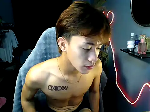 Snapshot of naughtyboyloy_0 chatting on 22, 7, 2026 naughtyboyloy 0 online show from 22, 7, 2026
