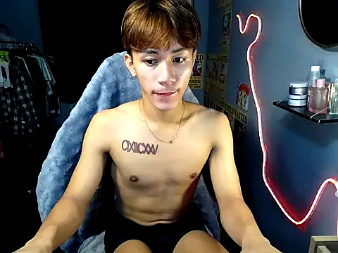 Snapshot of naughtyboyloy_0 chatting on 26, 7, 2026 naughtyboyloy 0 online show from 26, 7, 2026