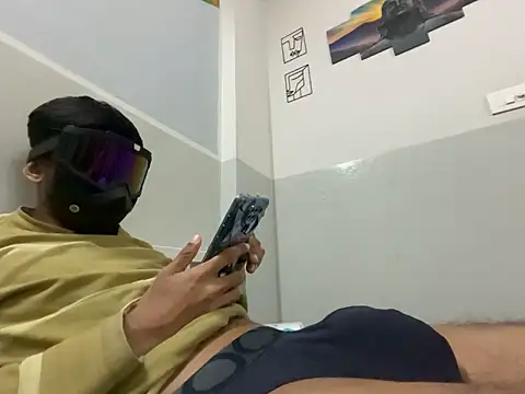 Snapshot of monster_fuck chatting on 12, 11, 2025 monster fuck online show from 12, 11, 2025