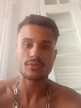 Snapshot of MorenoTatuado21c chatting on 22, 9, 2025 MorenoTatuado21c online show from 22, 9, 2025